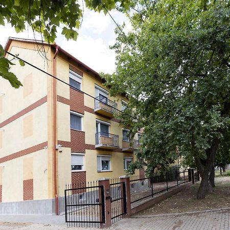 Angolkert Panzio Teglas Экстерьер фото